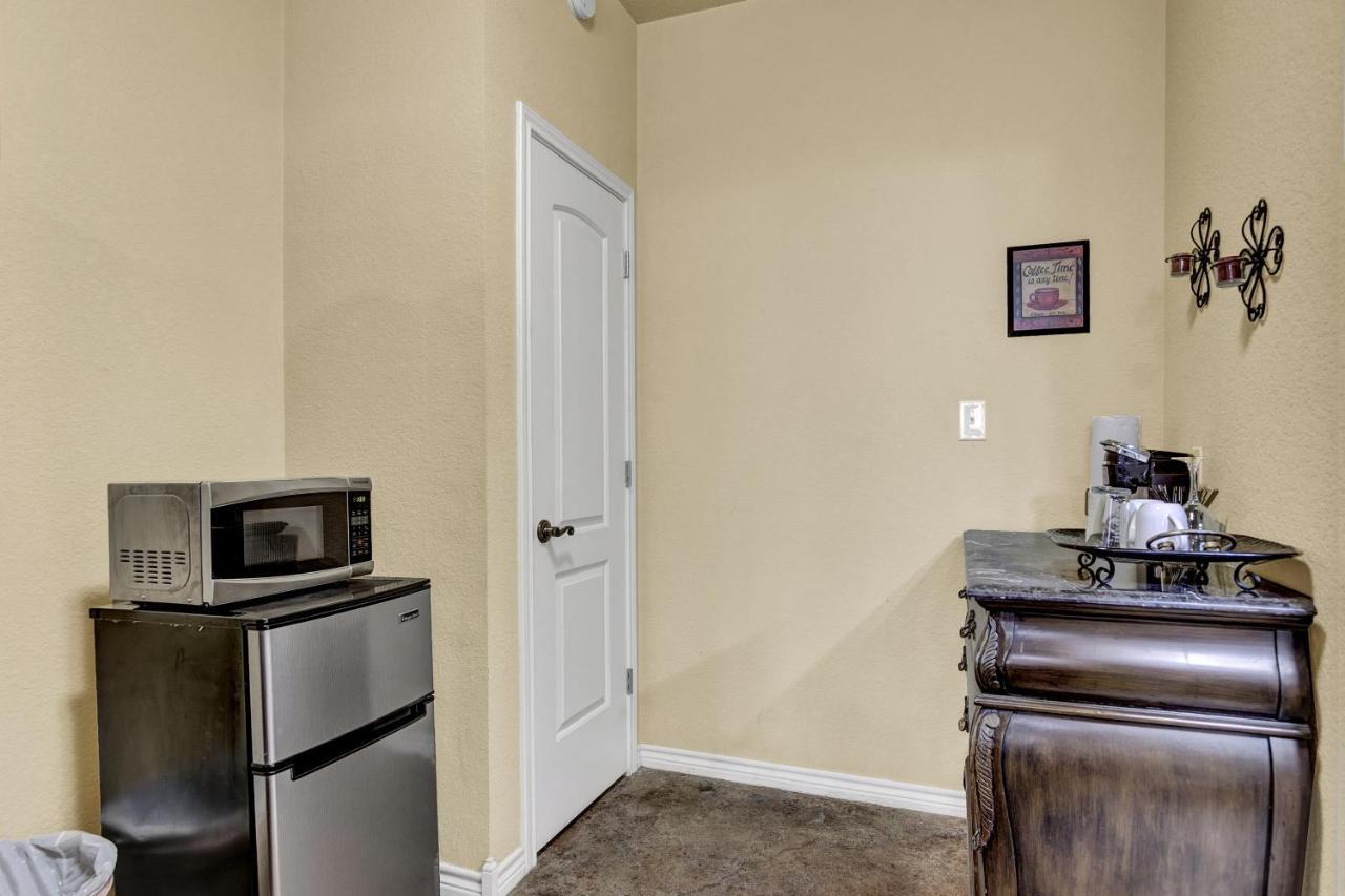 Romantic Oasis With Hot Tub Near Fred And Wineries! Fredericksburg Extérieur photo